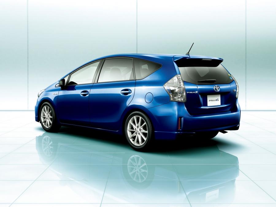  Toyota Prius MPV Alfa Touring Selection 2011 года  (фото 12 из 14)